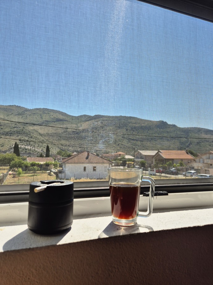 Manzaraya karşı...