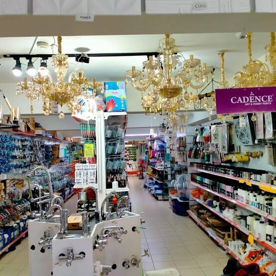 Kadınlar kozmetik malzemeleri erkekler de yapı market mağazalarında mı, heyecanlanıp çıkmak istemez?
