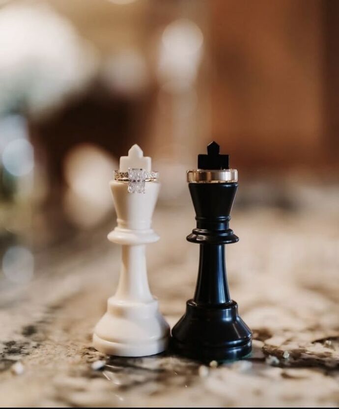 Karşı cinsiniz sizinle evlenmesi için tek bir sebep söyleyin 💍?