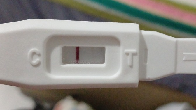 Kızlar, silik çizgi hamilelik belirtisi mi yoksa test hatası mı?