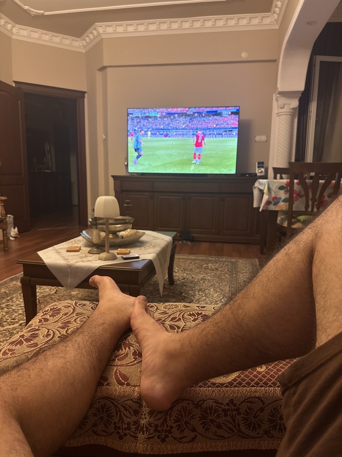 Ee napıyorsunuz, şu an herkes neyle uğraşıyor acaba?