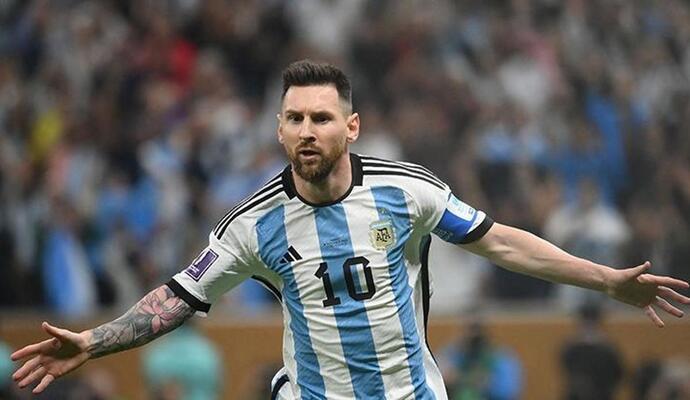 Tüm zamanların en golcüsü:Lionel Messi! Ne düşünüyorsunuz?