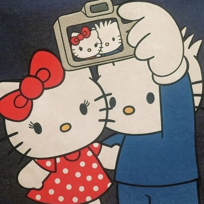 Sevgilinizin galerisinde eski sevgilisiyle olan fotoğraflarını görseniz nasıl tepki verirsiniz?