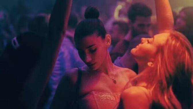 Kızların gece dısarı çıkması normal mı?