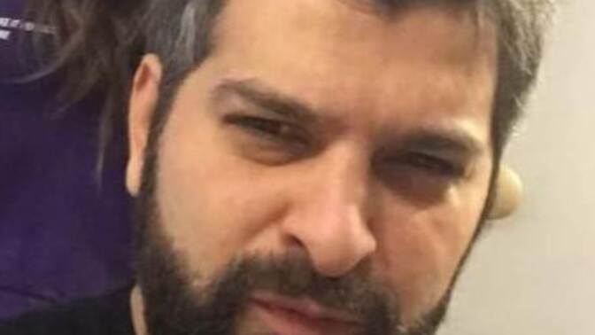 Çok yakışıklı ultra seksi ve muazzam bir yüz hatlarına sahibim. Benim gibi bir erkeğin nasıl sevgilisi olmaz?