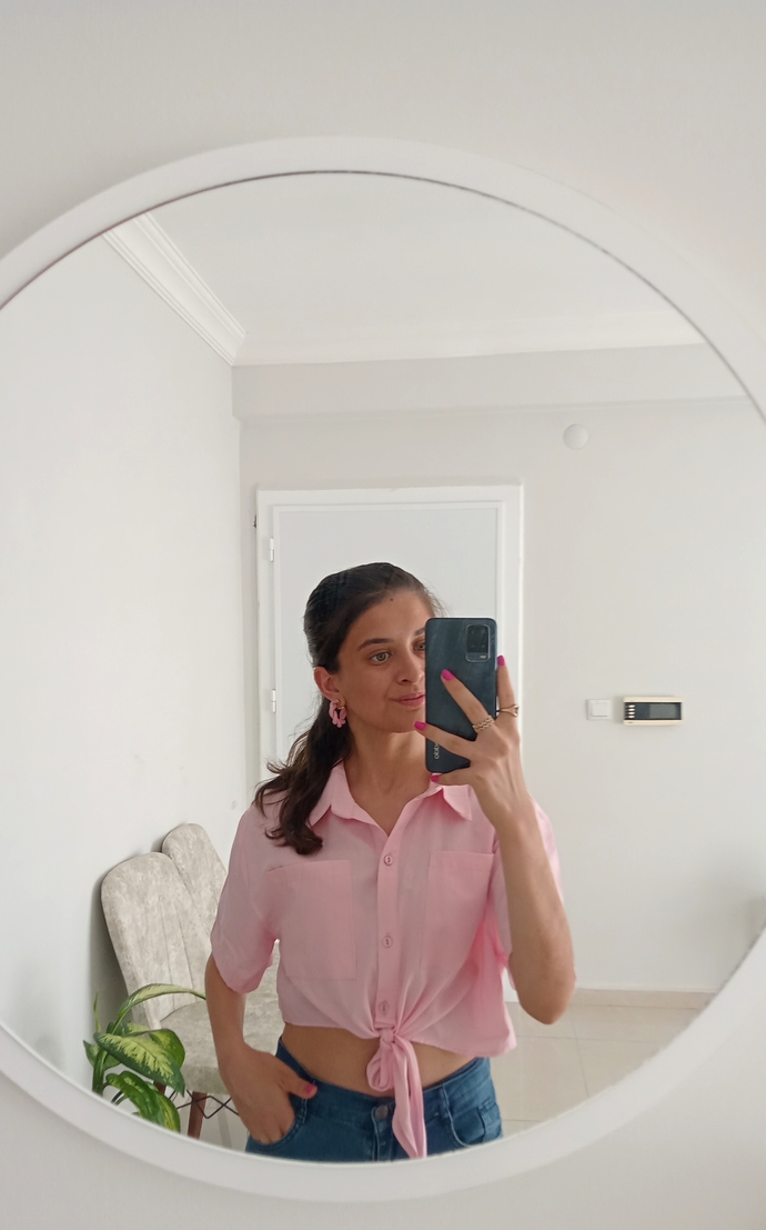 Pembe lacivert uyumu sizce nasıl, bu iki rengi bir arada kullanır mısınız?