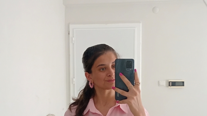Pembe lacivert uyumu sizce nasıl, bu iki rengi bir arada kullanır mısınız?