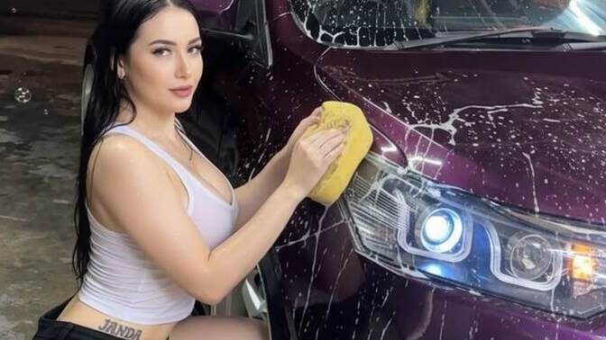 Çekici görünmek için dolgun hatlar şart mı?
