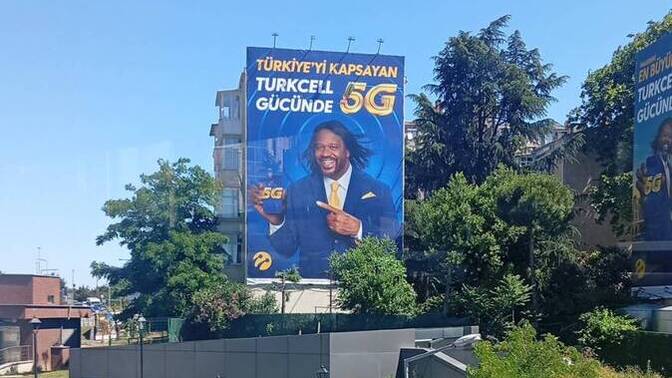 Operator reklamında neden iri zenci kullanılmış?