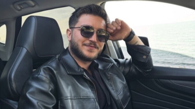 Allah kahretsin çok mu yakışıklıyım?