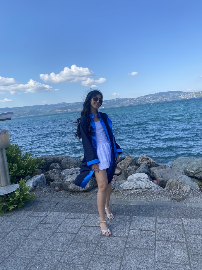 Mezuniyet kombinim nasıl olmuş sizce, eksik ya da fazla duran bir şey var mı?