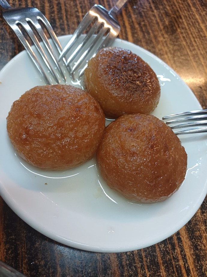 Kemalpaşa tatlısı kaymaklı mı daha iyi, kaymaksız mı yemeyi tercih ediyorsunuz?