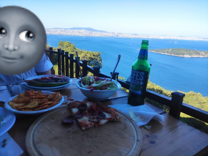 Büyükada’dan selam 🌚 En son ne yediniz?