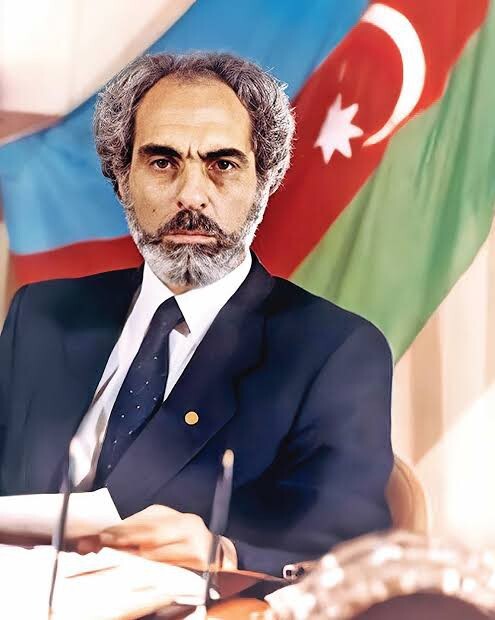 Ebulfez Elçibeyi tanıyan var mı?