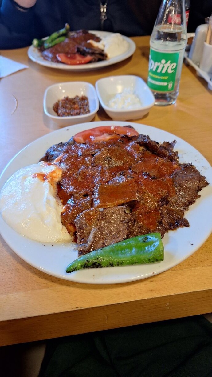 Adana mı iskender mi?
