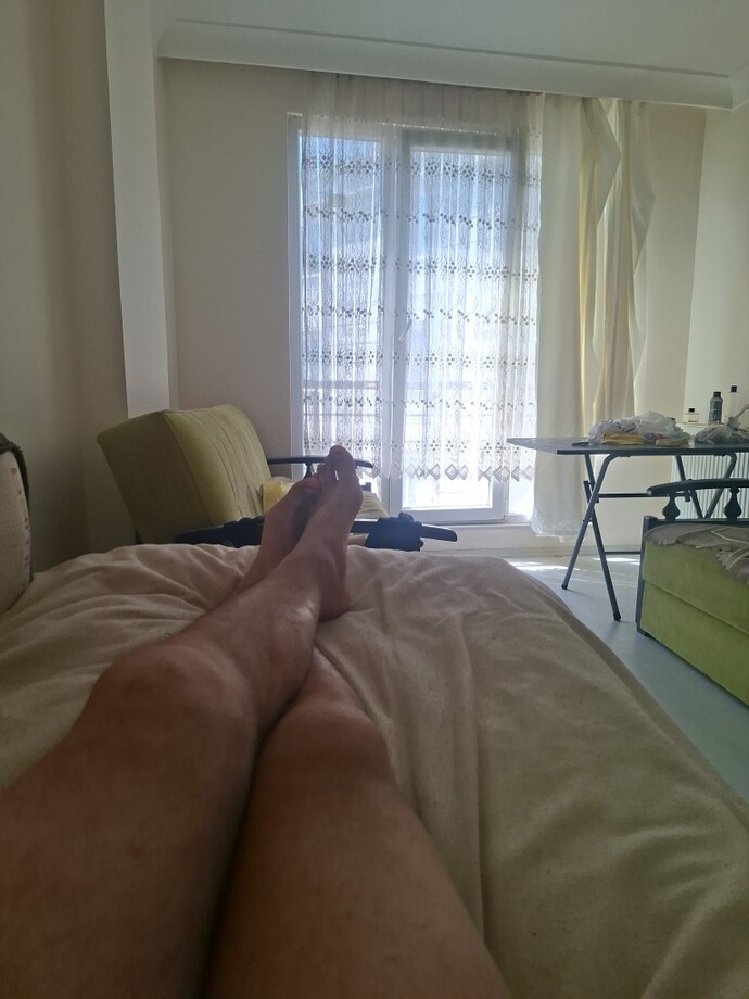 Yazın sıcaktan uyuyamıyorum, bikiniyle uyumak sizce yanlış mı yoksa normal mi?
