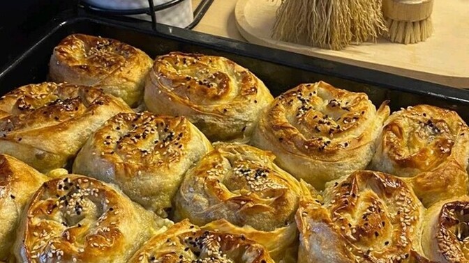 Kahvaltıda börek mi pişi mi?