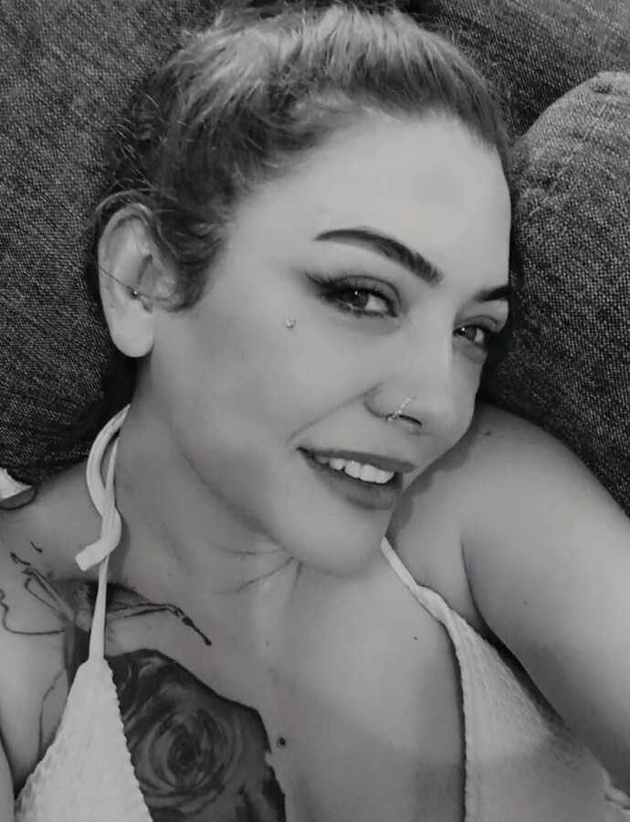 Bu kadının fotoğrafına bakınca karakteri ve psikolojisi hakkında ne düşünürsünüz?