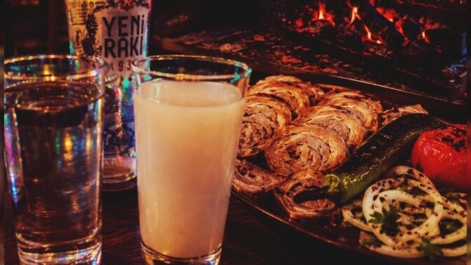 Kiminle burada olmak isterdin?