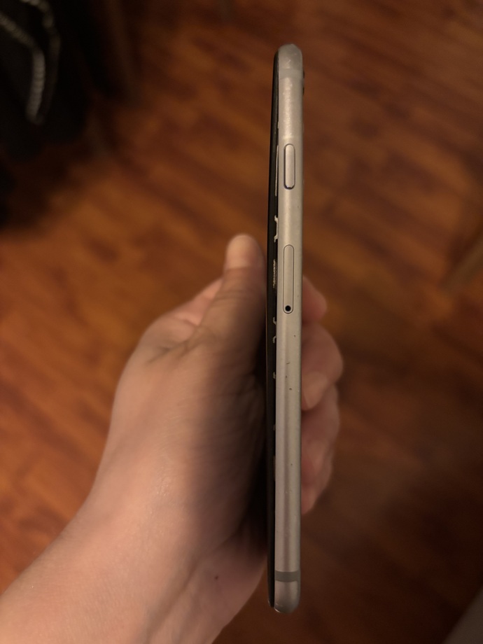 Çöpe atacağım şişmiş iPhone 6 bataryalı telefonu parçalarsam patlar mı, tehlikeli mi?