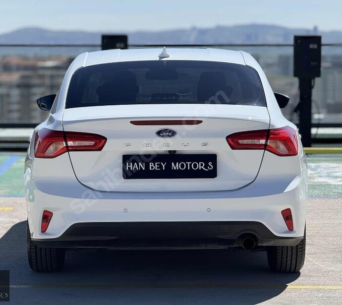 Megane 4 mu focus 4 mu Hangi araba daha iyi?