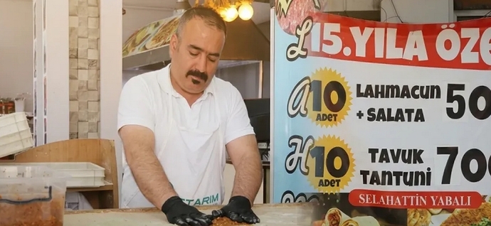 Sivasta 50 TLlik lahmacun sattığı için şikayet edildi! Sizce 50 TLye güzel lahmacun olur mu?