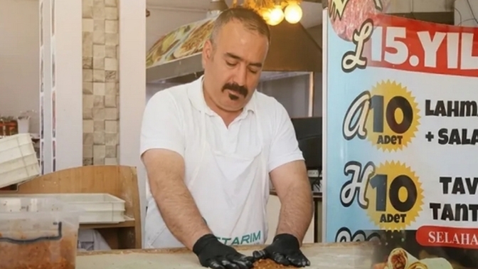 Sivas'ta 50 TL'lik lahmacun sattığı için şikayet edildi! Sizce 50 TL'ye güzel lahmacun olur mu?