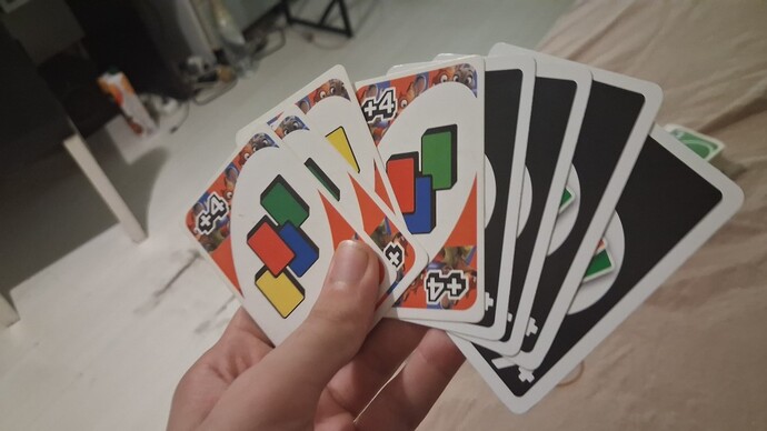 Uno +4 kartı ile duo +4 kartları ay anda kullana bilirmiyiz?