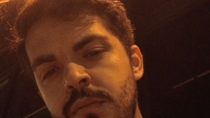 Gece kulübünde barmenim, bar hayatı ve müşteri hikayeleriyle ilgili her şeyi sorar mısınız?