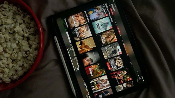 Bana izleyebileceğim iyi konulu filmler önerir misiniz?