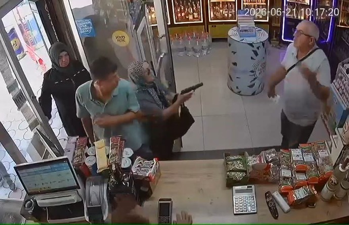 Kadın kocasını öldürmek isterken silah tutukluk yaptı. Sizin başınıza gelen en zamanlaması mükemmel aksilik neydi 😆?