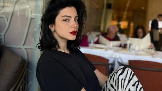 Benden kırmızı ruj 💄 kadını olur mu?