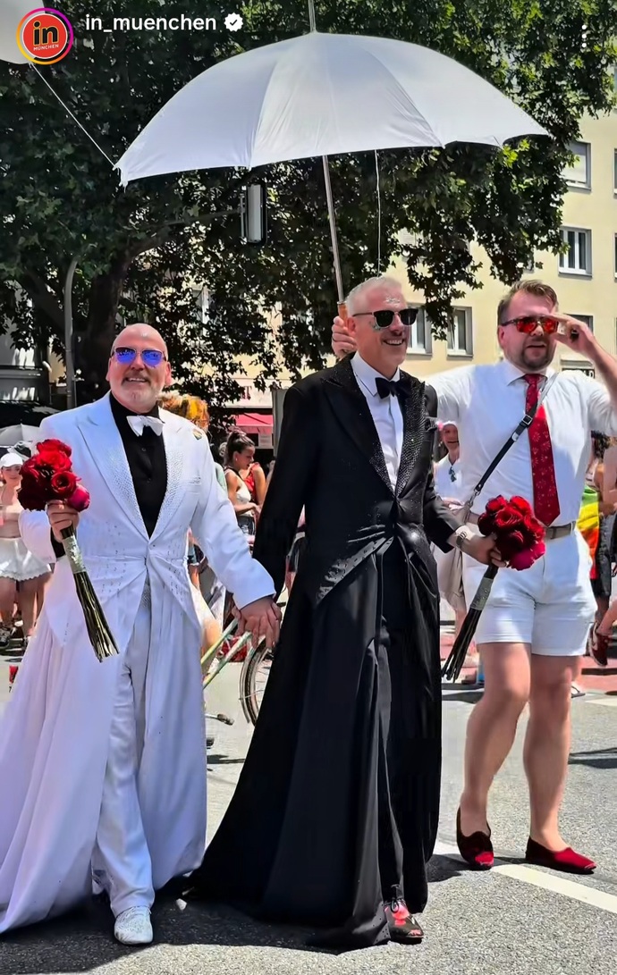 Münihte bu hft Mutlu Onur Haftası. Siz hiç bu tarzda bir yürüyüşe ya da etkinliğe denk geldiniz mi 🌈?