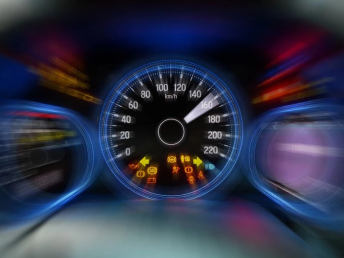 1221 Km/h hız ile ceza yiyen sürücü viral oldu! ne düşünüyorsunuz?
