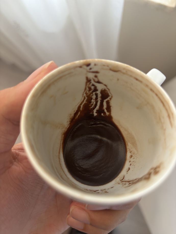 Kahve falıma bakar mısınız, sporcu üniversiteli bir erkeğe ne görüyorsunuz?