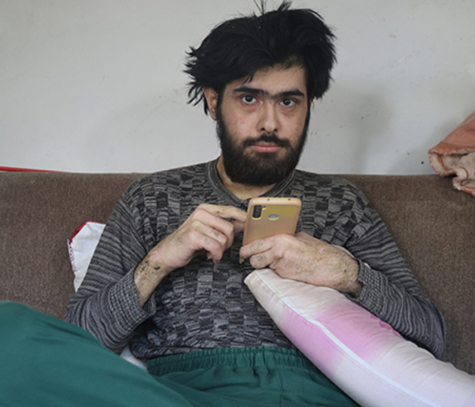 Günlerce Aylarca Belki Yıllarca Dışarı Çıkmak İstemediğin Oluyor Mu?