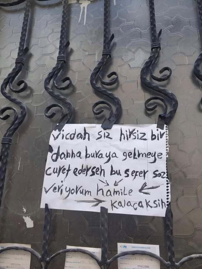 İnce belli çay bardağı mı olmak isterdin yoksa kahve fincanı mı?