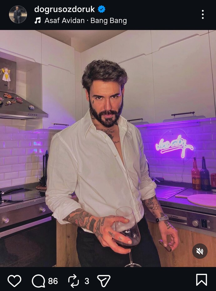 Cinsiyet değiştirmiş biriyle sevgili olur musun?