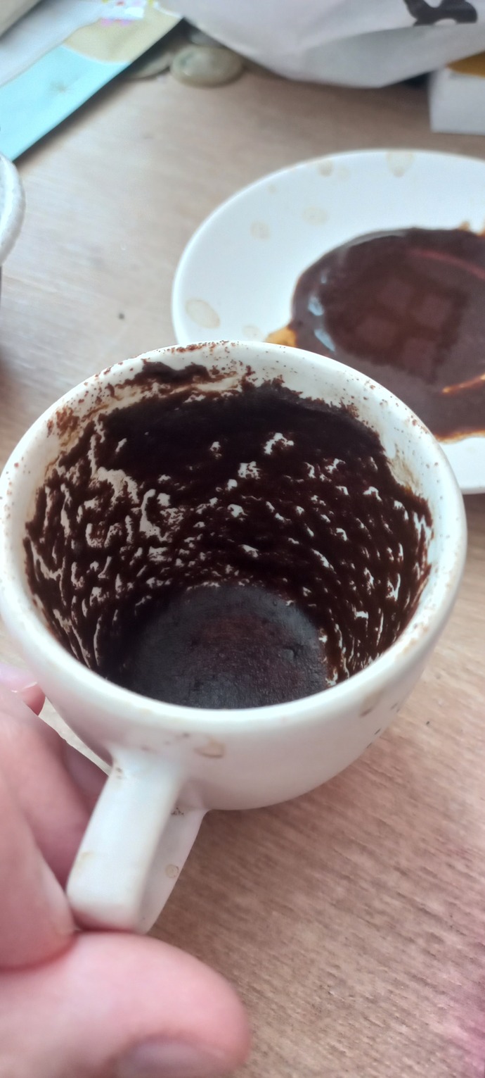 Bana fal bakabilcek var mi? ne cikmis kahvemde?