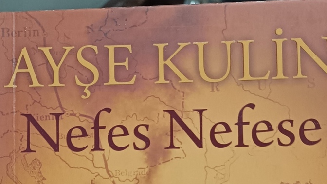 Bu akşam nasıl geçiyor, neler yapıyorsunuz ve şu an hangi kitabı okuyorsunuz?