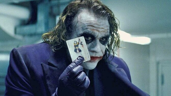 Joker'in kullandığı rujun marka ve kodunu bilen varsa söyleyebilir mi?