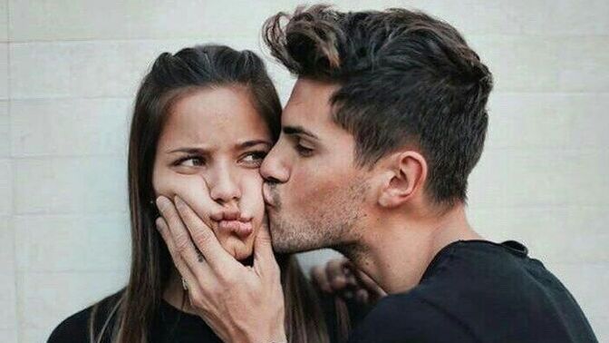 Hiç zorla öpüldün mü 💋? Böyle bir durumda tepkin ne olurdu?