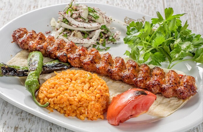 Kebabın yanına pilav verilir mi verilmez mi?