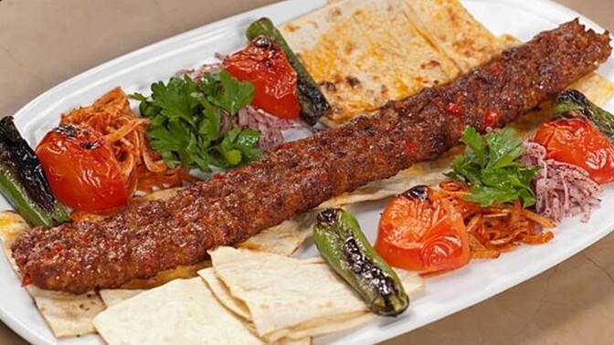 Kebabın yanına pilav verilir mi verilmez mi?