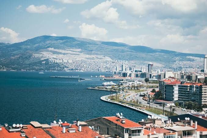 Çalışmak için İzmir mi Çanakkale mi daha mantıklı, iş ve konaklama açısından hangisini seçmeliyim?