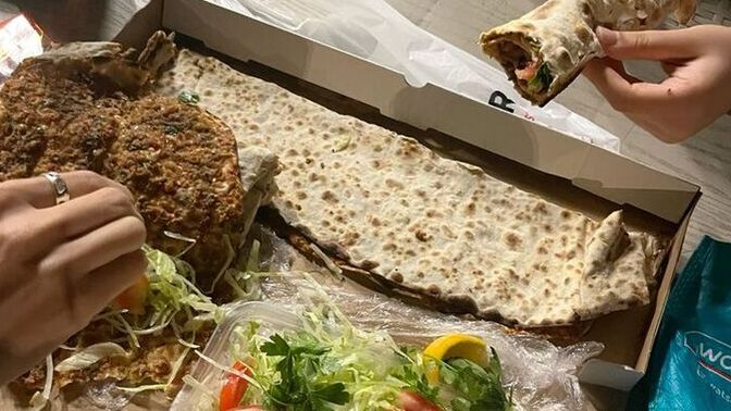 Bir oturuşta kaç lahmacun yemek normal sayılır, ben mi abartıyorum?