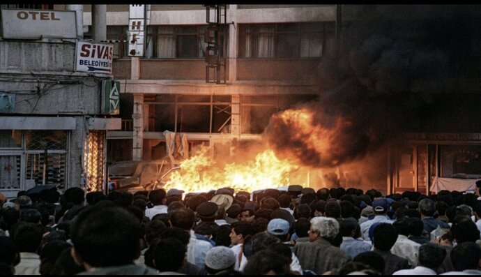 Madımak katliamında 2 Temmuz 1993’te gerçekte ne yaşandı, bilinenler ve perde arkası neler?