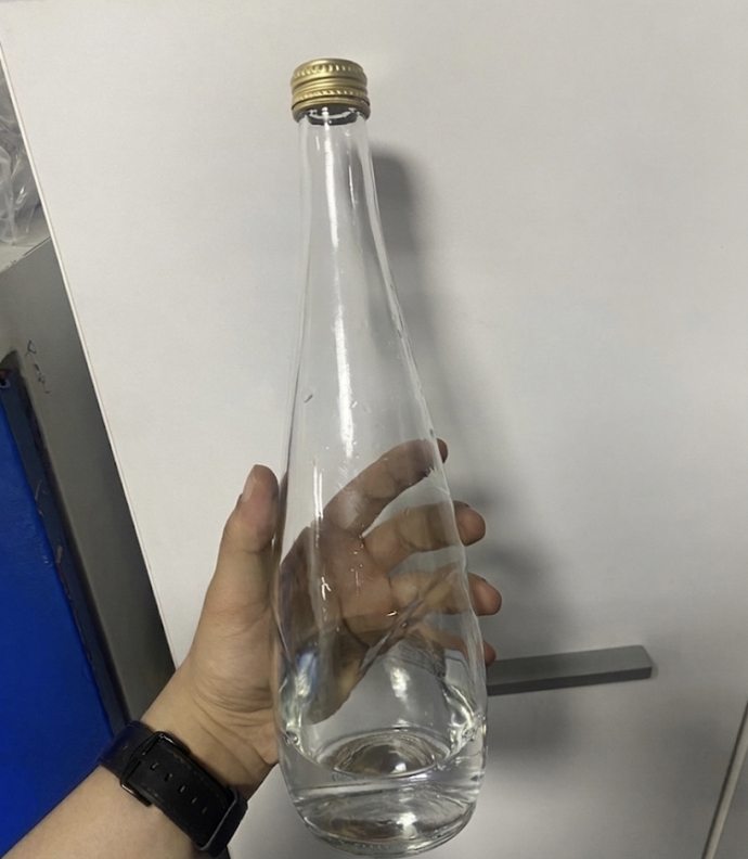 Cam su şişesi olmak isterdin yoksa plastik şişe mi?