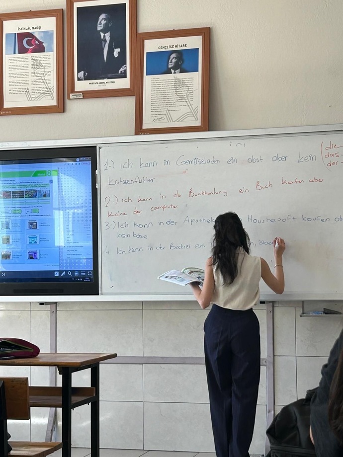 Öğretmen Olsaydınız Hangi Branşın Öğretmeni Olmak İsterdiniz👩🏫?