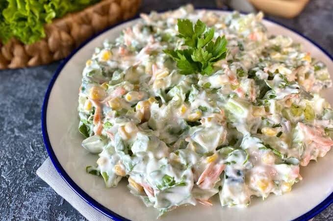 Yoğurtlu marul salatası sever misiniz?